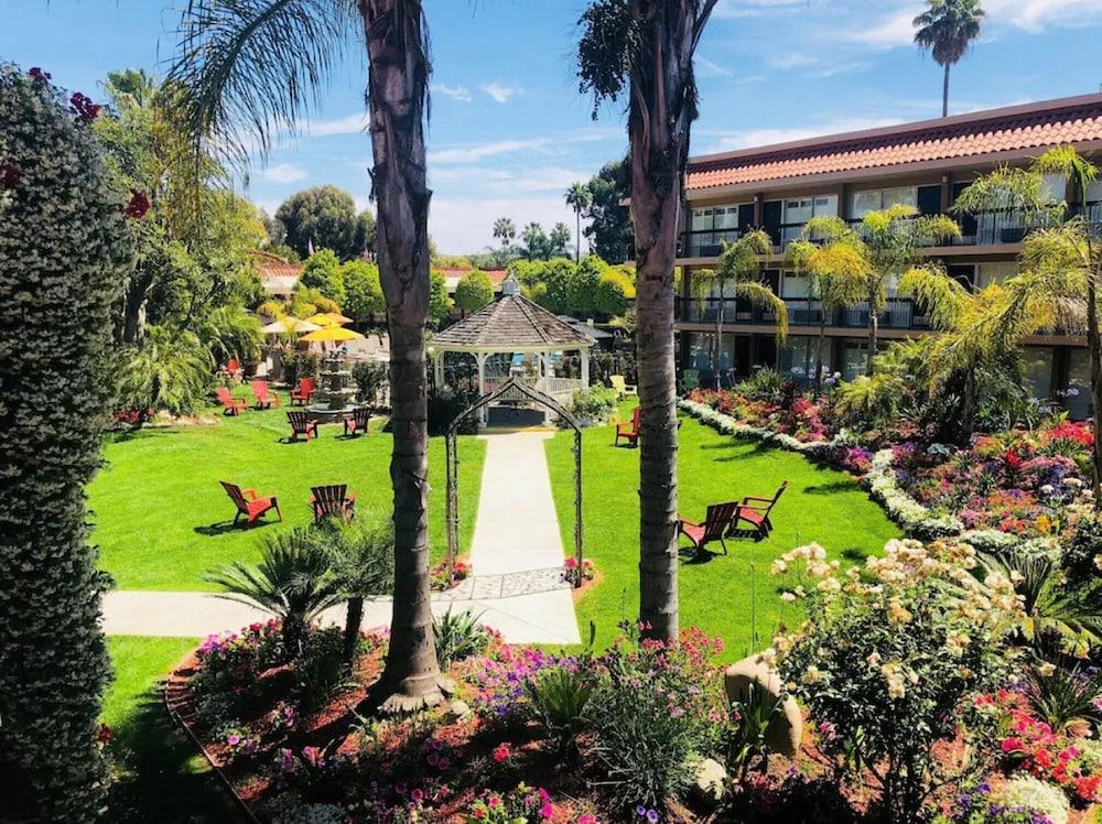 Palm Garden Hotel Thousand Oaks Exterior photo