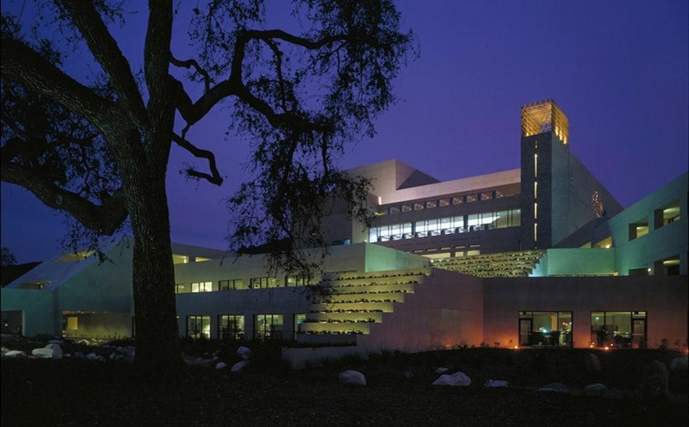 Palm Garden Hotel Thousand Oaks Exterior photo