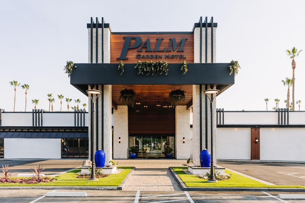Palm Garden Hotel Thousand Oaks Exterior photo